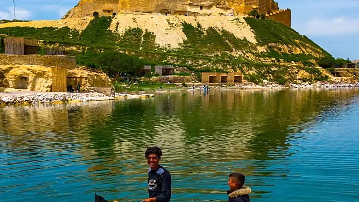 A boat on the reservoir below the castle